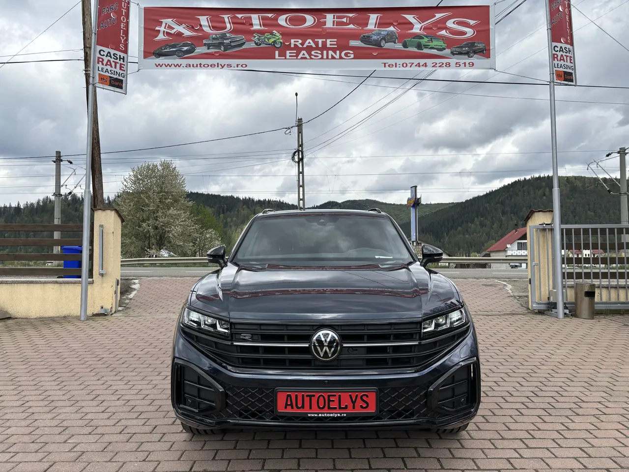 Volkswagen Touareg 3.0 V6 TDI 4Motion Elegance, R-Line 2
